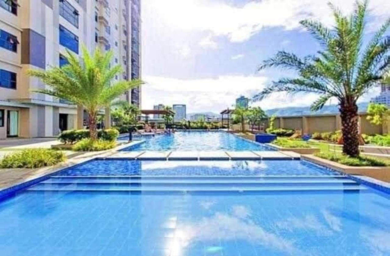 Horizon 101 A10 Shortwalk Robinson'S Mall + Free Wifi+ Netflix Cebu Extérieur photo